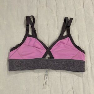 Lululemon Sports Bra in Size 8